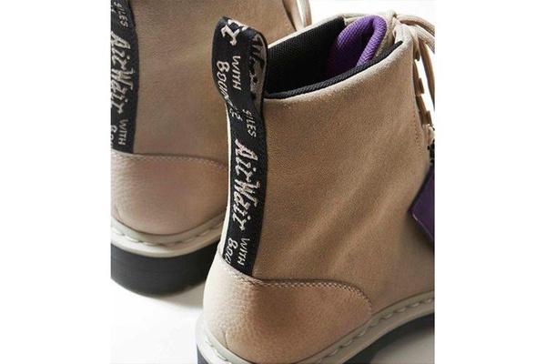 Dr.Martens X The North Face 聯名推出「機能型馬汀靴」！時尚米、經典黑二色，耐髒、好走又百搭！