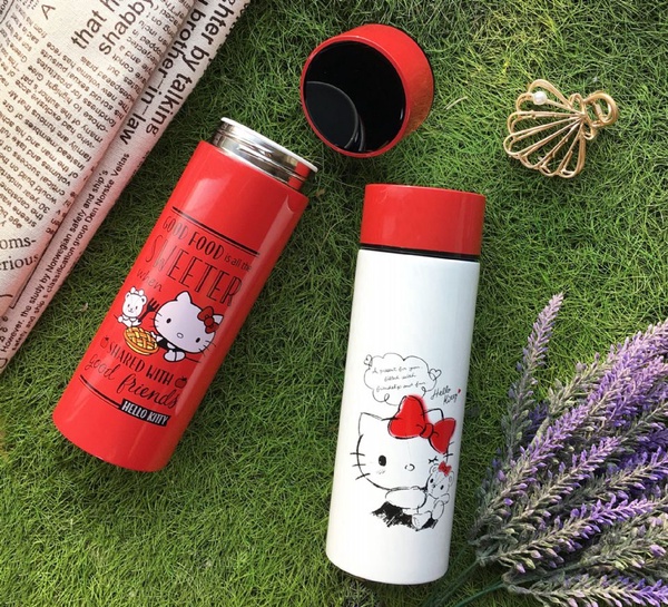 Hello Kitty陶瓷保溫杯就在7-11！加碼冰雪奇緣蜂蜜鮮奶茶＆珪藻土吸水地墊，全部都在7-11～