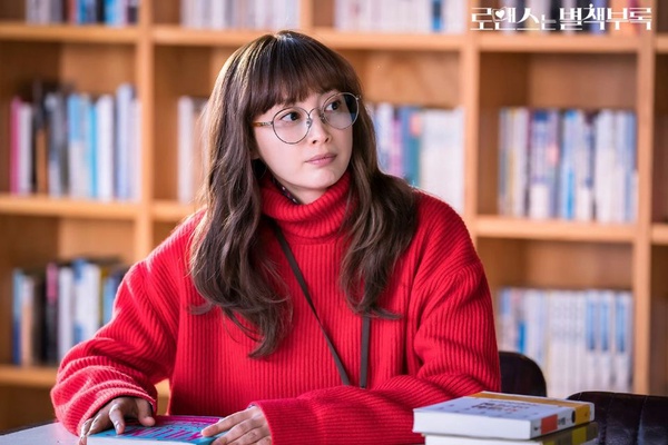 李寶英新劇不愛弟弟愛大叔！7部韓劇「中年羅曼史」，厭世大媽變名模，《紳士的品格》大叔談戀愛竟然這麼好看！