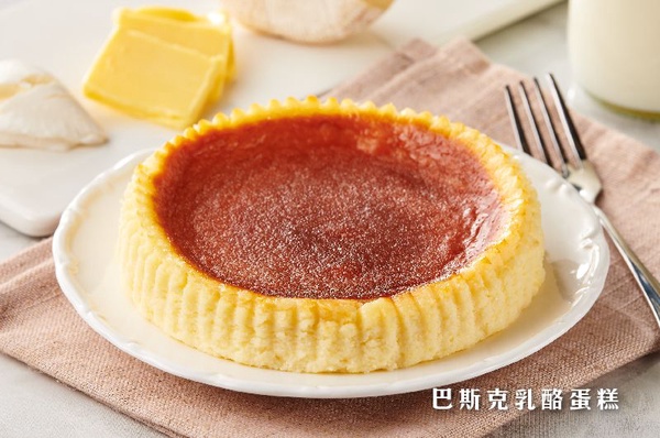全聯We Sweet「起司聯合國」！爆餡的「北海道十勝奶油舒芙蕾＆焦糖布蕾乳酪」，起司控絕不能錯過全聯起司季！