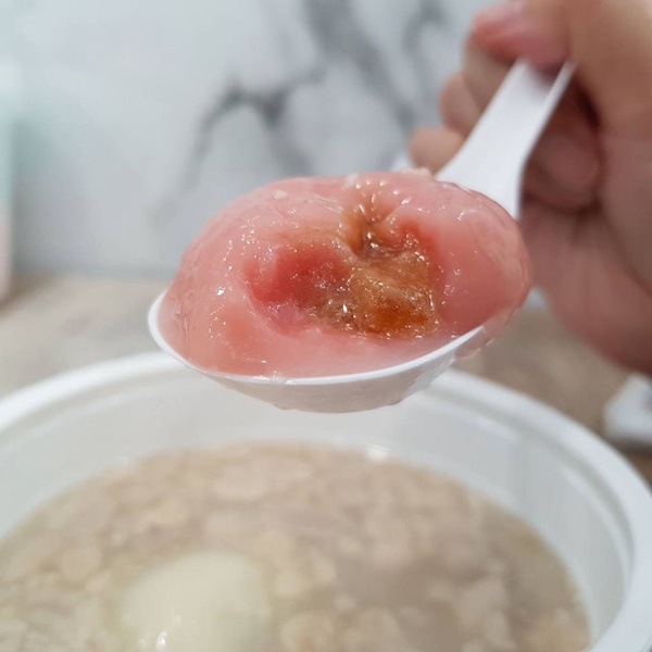 7-11把福源花生醬變成湯圓了！超濃厚「新竹福源花生芝麻湯圓」＆滿滿芋泥的「芋香麵包」，超商的罪惡系美食絕對要試一波～