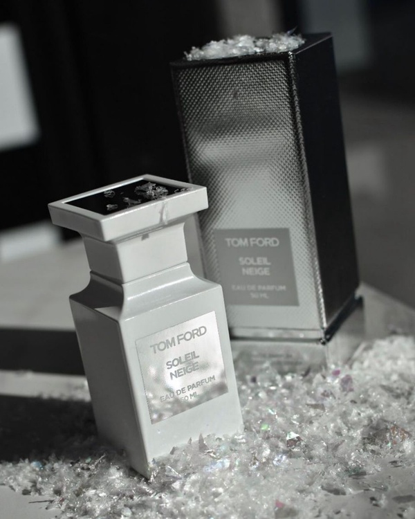 TOM FORD保養油「珍珠光」絕美新色登場！冰晶般的細緻流沙美翻，加碼冬季新品彩妝