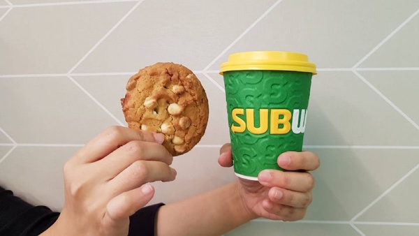 SUBWAY推出「四倍濃起司披薩＆泰奶」！SUBWAY店內最罪惡的滋味，想一個人吃披薩就來SUBWAY吧～