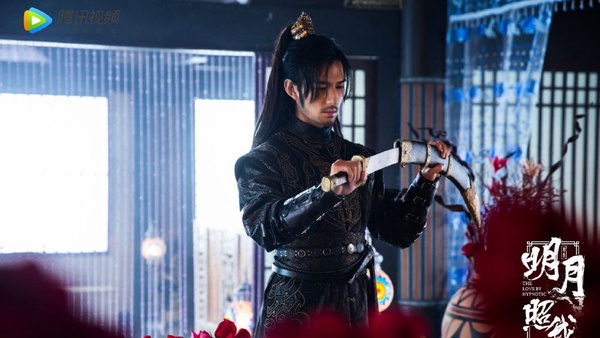 肖戰《狼殿下》鬍子劇照曝光！9位「浪蕩子」古裝男神，楊洋留著乞丐頭還是帥