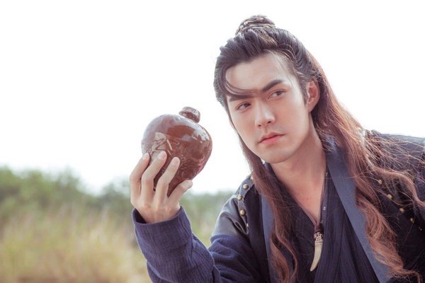 肖戰《狼殿下》鬍子劇照曝光！9位「浪蕩子」古裝男神，楊洋留著乞丐頭還是帥