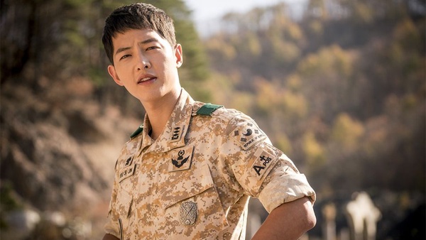 玄彬《愛的迫降》穿軍裝拯救孫藝真！11位韓劇軍裝男神，海軍、空軍通通有，宋仲基＆丁海寅2個「劉大尉」都帥