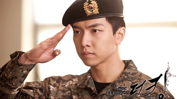 玄彬《愛的迫降》穿軍裝拯救孫藝真！11位韓劇軍裝男神，海軍、空軍通通有，宋仲基＆丁海寅2個「劉大尉」都帥