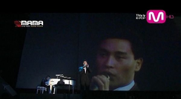《2012 MAMA音樂頒獎典禮》PSY囊括四獎 傲視群雄 騎馬瘋全球
