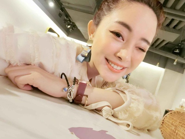 Grace、小安、漢娜不當部落客，改當超狂女強人
