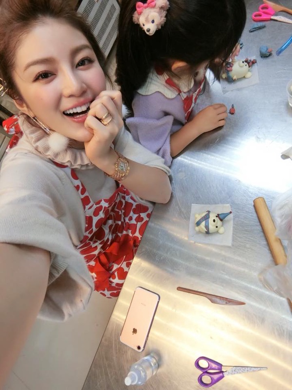 Grace、小安、漢娜不當部落客，改當超狂女強人