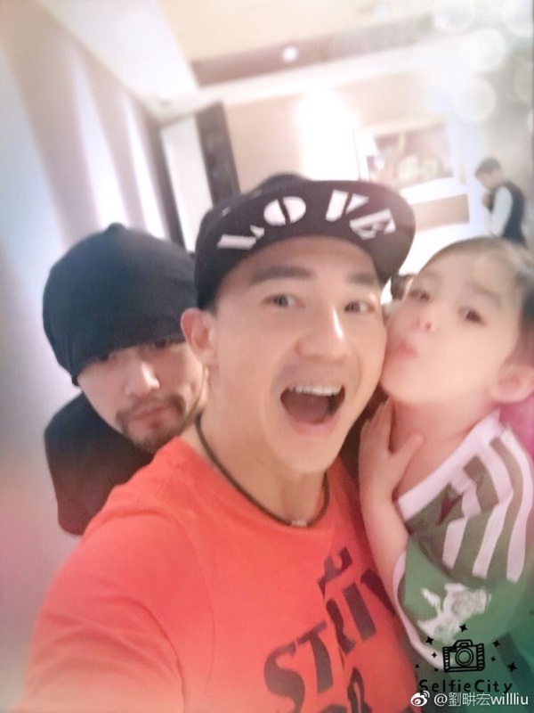 好想被乾爹彭于晏抱緊處理！周杰倫、蕭敬騰演藝圈超帥乾爹