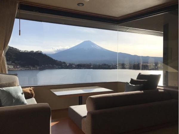 日本溫泉大推薦！北海道、富士山美景盡收眼底，雪中泡湯超享受
