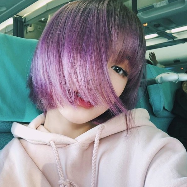 2018 Pantone「紫外光」大勢！Pony大神也染上超美紫髮造型
