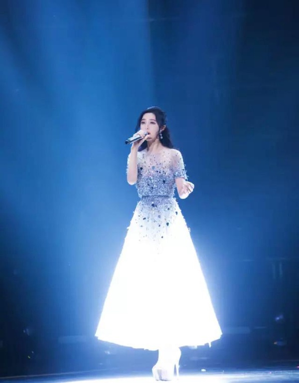 2018跨年收視女神演唱！迪麗熱巴、范冰冰4位女神表演推薦