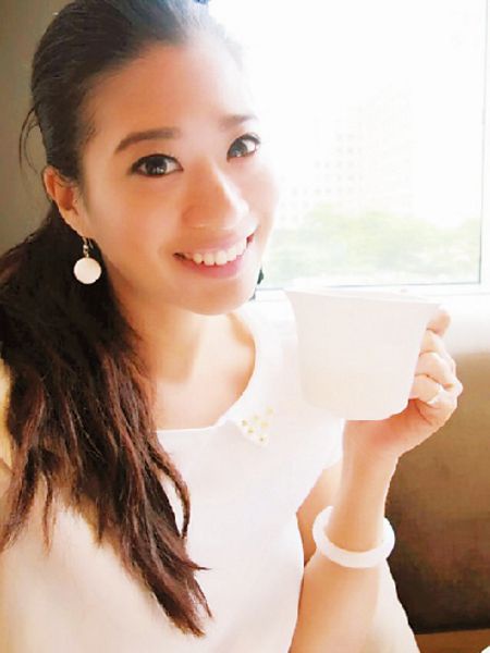 「色褲」怎麼穿？時尚潮人來教妳，掌握本季最color skinny穿搭技巧！