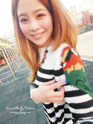 「色褲」怎麼穿？時尚潮人來教妳，掌握本季最color skinny穿搭技巧！