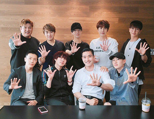 Super Junior、張藝興的粉絲不送禮物，改為偶像修路、建學校！