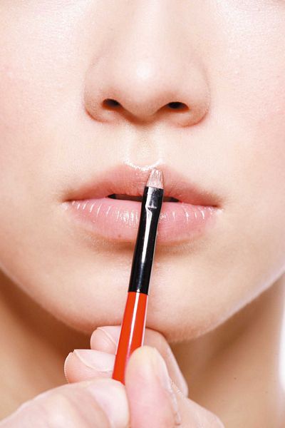 聯誼妝容的基準，就是「比自然好上一點點」