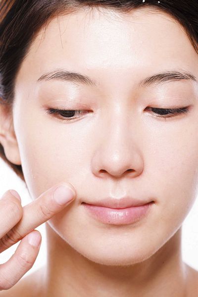 聯誼妝容的基準，就是「比自然好上一點點」