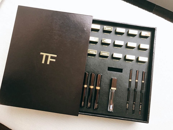 TOM FORD高級訂製迷你眼影1/25上市！櫃上最佛心價眼影