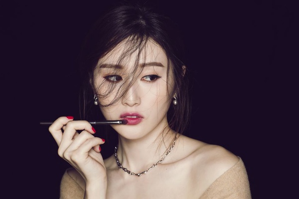 髒色、毒莓色16支熱門唇彩實際試色！擁有「呸姐色」才夠時髦