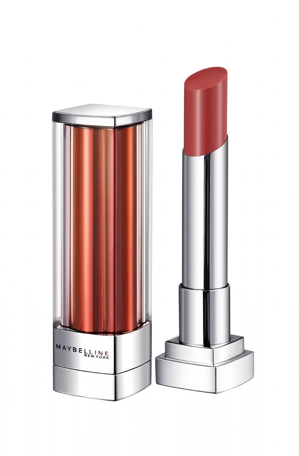 Maybelline「琉璃誘光精油唇膏」打造水感美唇，讓人忍不住想親下去！