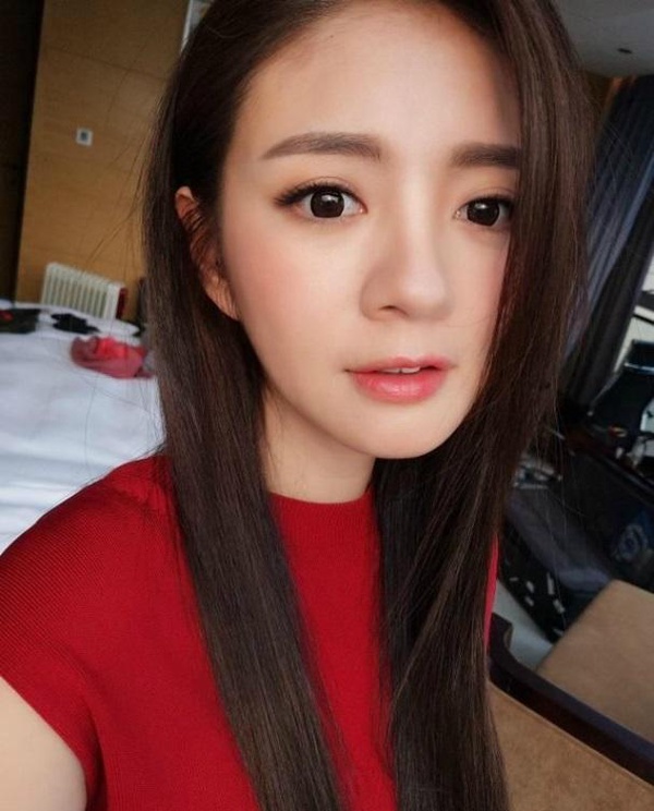 歐陽娜娜P圖，長腿根本踩高蹺！安以軒、范范意外P過頭