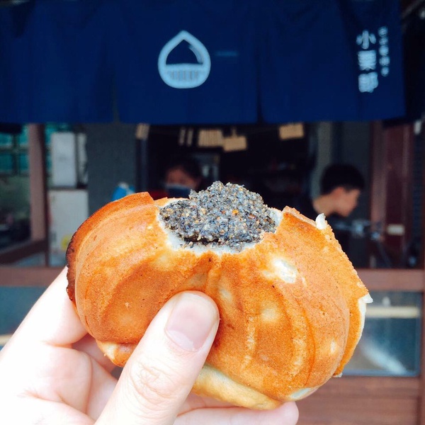 台中爆餡車輪餅推薦！Q弟紅豆餅連在地人都搶著排隊