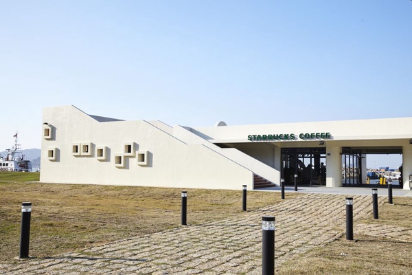 全台特色星巴克盤點！貨櫃屋、天井，每個都超好拍！