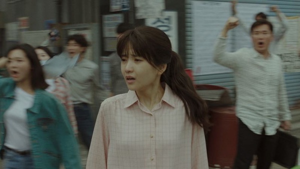 《1987：黎明到來的那一天》揭露韓國黑歷史：拍一下桌子，孩子就死了