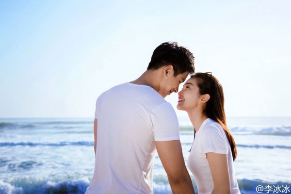 《姊的時代》掀姐弟戀熱潮！李冰冰、阿嬌真實姐弟戀超甜蜜