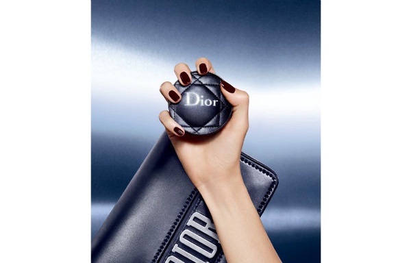 Dior亞洲限定限量皮革訂製氣墊、超完美特務粉底！彩妝迷一定要入手！