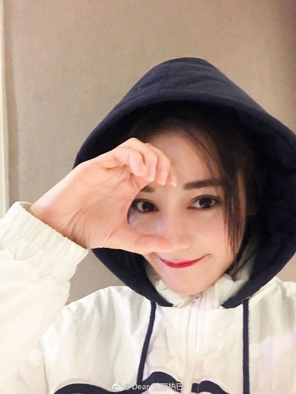 迪麗熱巴、金裕貞等女星都這樣美白牙齒！方法都超實用！