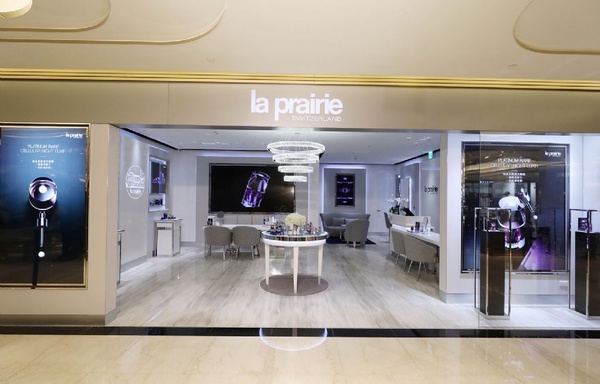 Melody近期最愛美白霜！la prairie鑽白魚子時空聚光緊膚霜3月上市