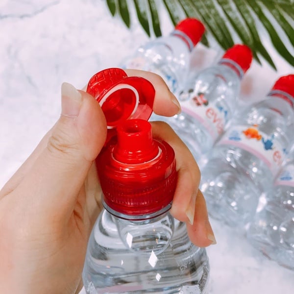 迪士尼超商聯名商品！超可愛礦泉水台灣有，可愛飲品推薦