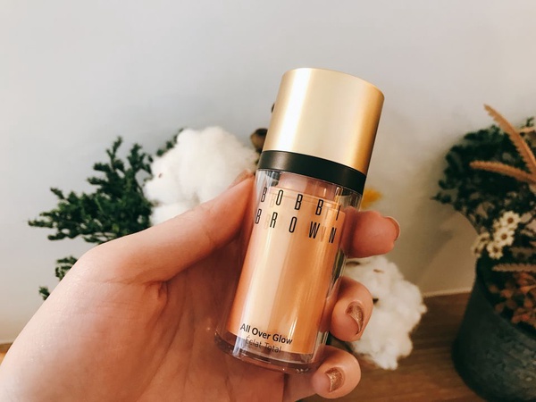 完美的度假光！Bobbi Brown 全新彩妝打造最強女神撩男妝容