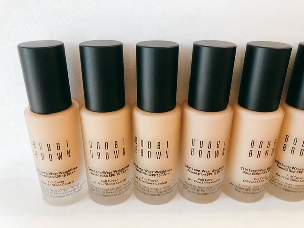 完美的度假光！Bobbi Brown 全新彩妝打造最強女神撩男妝容