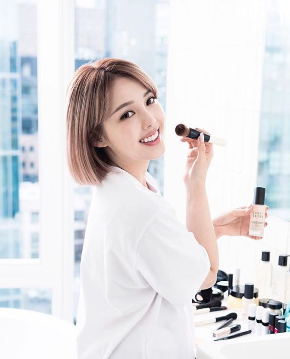 完美的度假光！Bobbi Brown 全新彩妝打造最強女神撩男妝容