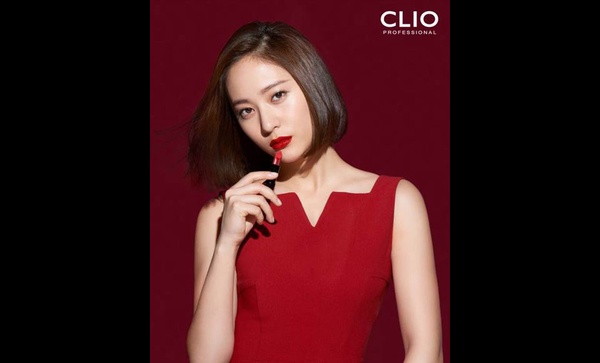 Krystal水晶成為CLIO新代言人！ 完美展現「高跟鞋唇膏」高冷形象