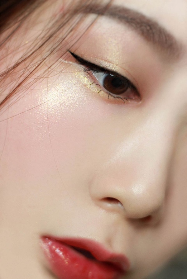 L'Oréal 金屬疊擦4 in 1，巴黎時裝週指定款時尚「金屬光」唇膏！ 