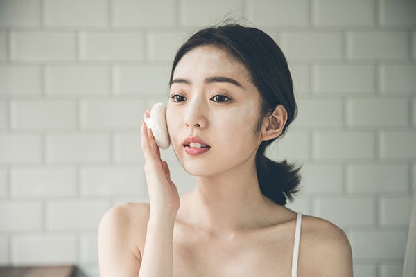 痘痘、爛瘡肌「又薄又遮」粉底技巧！上妝動作「這樣改」就對了