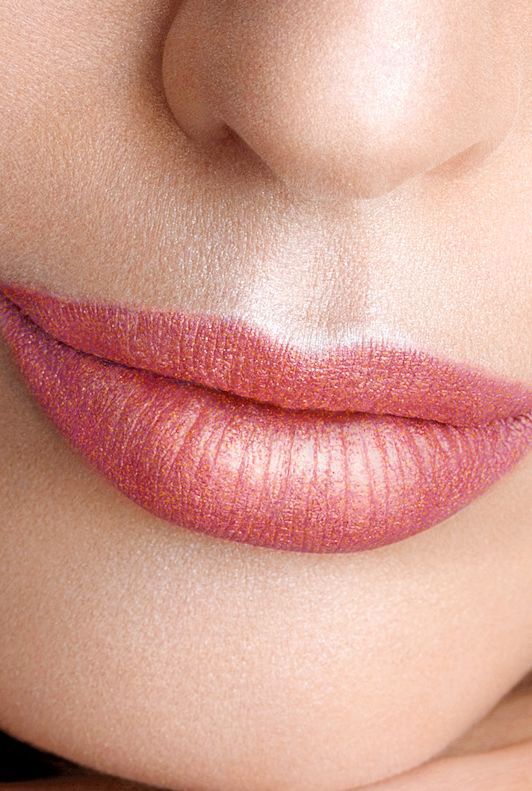 Maybelline「極綻色金屬霧光唇膏」一支5用打造全臉妝容！