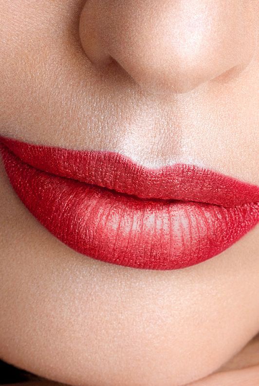 Maybelline「極綻色金屬霧光唇膏」一支5用打造全臉妝容！