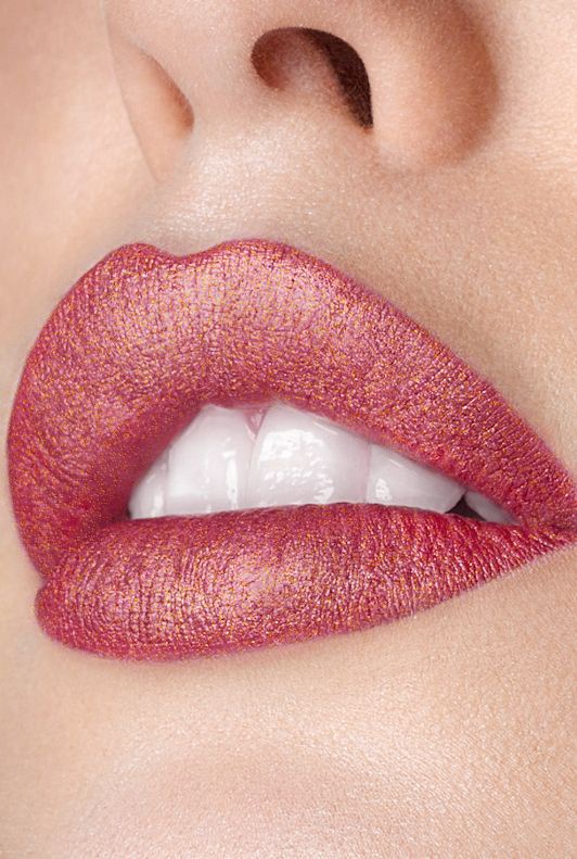 Maybelline「極綻色金屬霧光唇膏」一支5用打造全臉妝容！