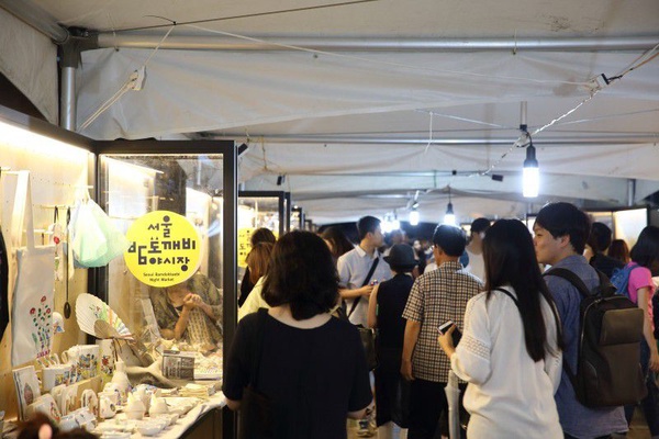 6 所分市、最大規模！首爾最夯限定夜市「夜貓子夜市」，「花遊記」拍攝地也在內！
