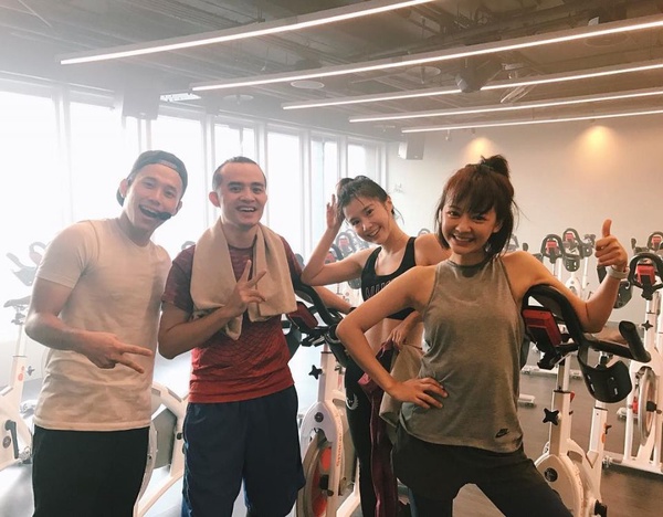 李佳穎美貌又升級！露背照美到逆天似IU，35歲凍齡秘密大解密