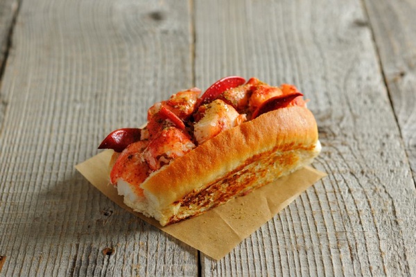 來自紐約的龍蝦堡 “Luke’s Lobster”，3／30在微風香噴噴開幕！
