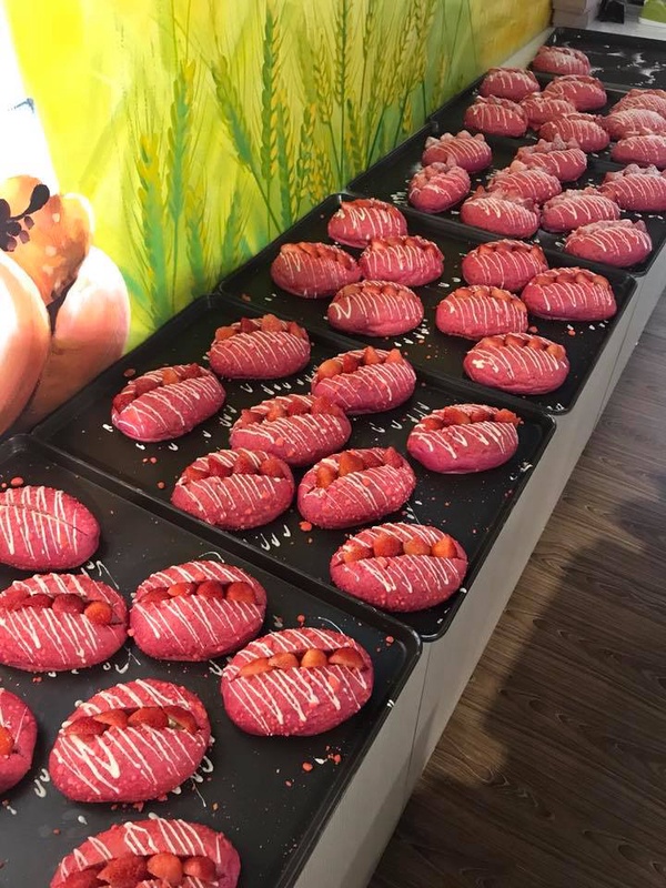 明星網紅都在吃「髒髒包」！全台髒髒包店家整理，還有七彩、泡芙變化款