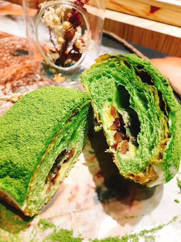 明星網紅都在吃「髒髒包」！全台髒髒包店家整理，還有七彩、泡芙變化款