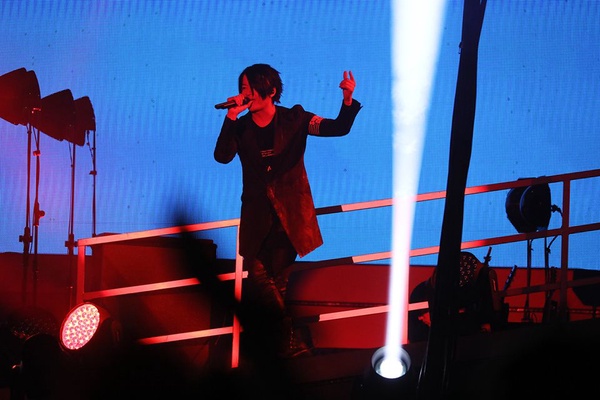 台粉限定！日本天團GLAY合體五月天   高舉「TAIWAN❤GLAY」熱烈應援